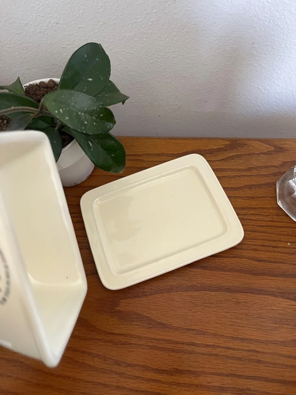 Beautiful House Ceramic Butter Dish - Cream